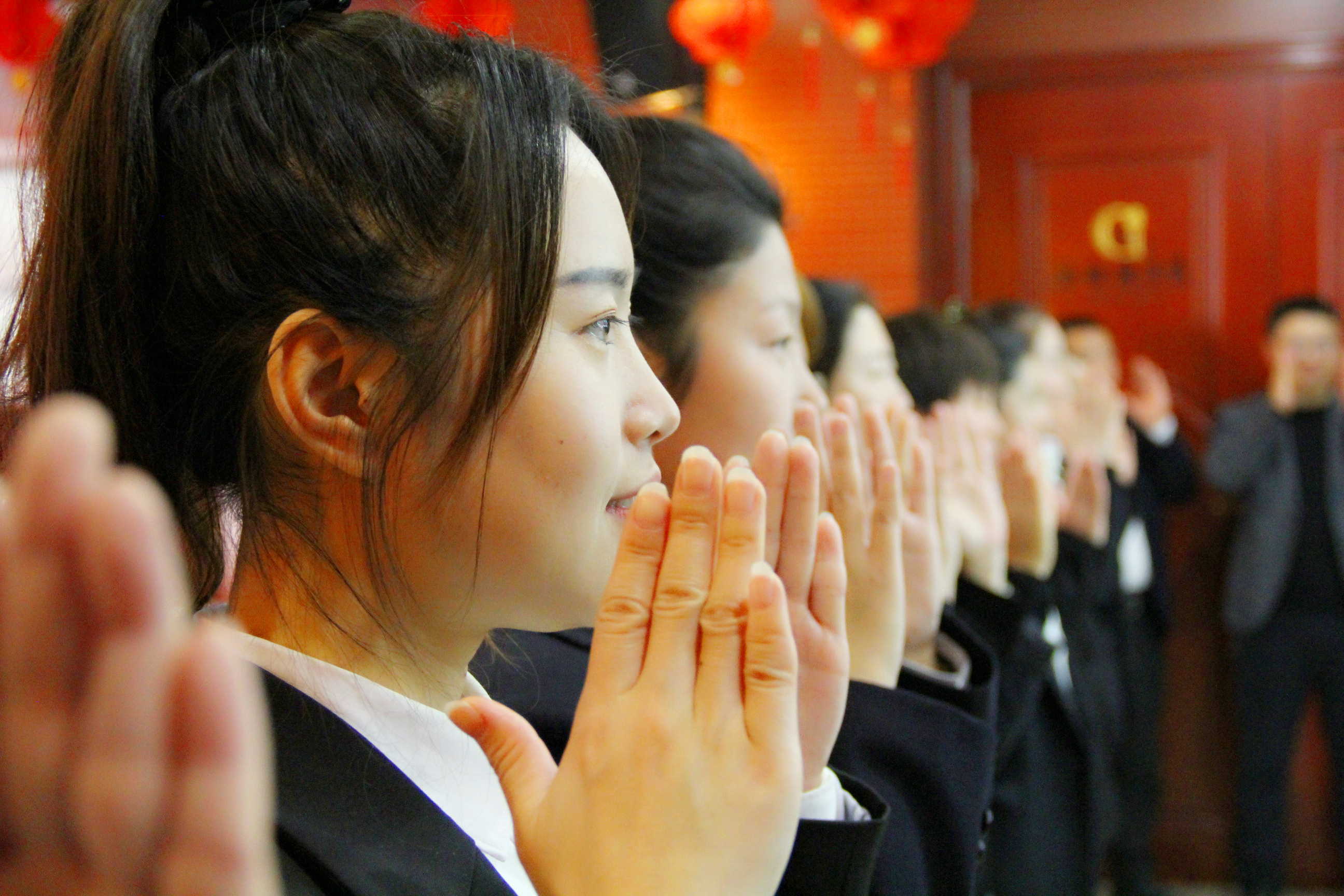 全面提升服務(wù)質(zhì)量，樹立良好企業(yè)文化！